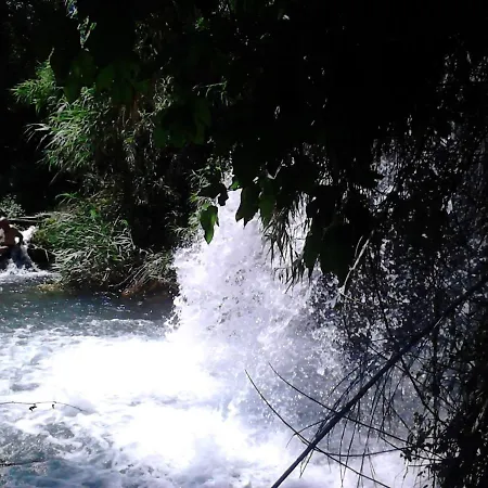 La Casa De La Cascada Anna
